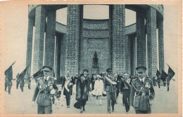 FAMILLES ROYALES - La Famille Royale à L'inauguration Du Monument Roi Albert à Nieuport - Carte Postale Ancienne - Familias Reales