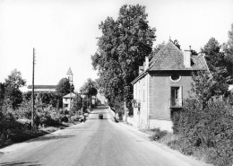 Montalieu * Route , Entrée Du Village - Autres & Non Classés