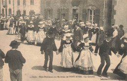 Pont Aven * Noce Bretonne , Aux Environs De La Commune * Danse , La Gavotte * Coiffe - Pont Aven