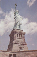 AK 182233 USA - New York City - Statue Of Liberty - Estatua De La Libertad