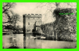 WELLS, SOMERSET, UK - GATE HOUSE WITH SWANS, THE PALACE - PUB. BY DAWKES & PARTRIDGE - - Wells