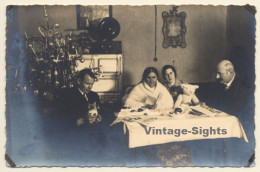 Family With Kitten & Teddy Bear / Christmas Tree (Vintage RPPC ~1910s) - Jeux Et Jouets