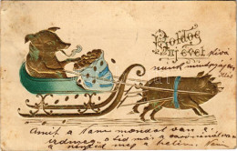 T2/T3 1901 Boldog Újévet / New Year Greeting Art Postcard With Pig-drawn Sled. Emb. Litho (fl) - Unclassified