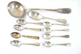 Lot De Cuillères Et Louche En Métal Argenté. Vrac, Lot Dépareillé - Silverware