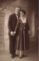 COUPLES - Photo De Couple - Carte Postale Ancienne - Koppels