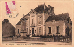 FRANCE - Derval - La Mairie, Le Monument Aux Morts Et Les Ecoles - Carte Postale Ancienne - Derval