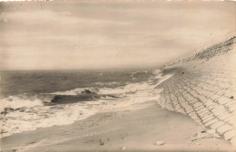 L'aiguillon Sur Mer * La Digue Vers La Pointe - Autres & Non Classés