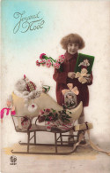 FÊTES ET VOEUX - Joyeux Noël - Une Petite Fille Avec Un Traineau - Colorisé - Carte Postale Ancienne - Autres & Non Classés