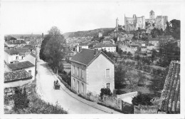 Chauvigny * Arrivée Route De St Savin Et De Poitiers * Le Château - Chauvigny