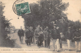 CPA 17 ILE DE RE / SAINT MARTIN / UN CONVOI DE FORCATS ARRIVANT DE LA ROCHELLE - Ile De Ré