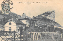 CPA 27 LA ROQUE / PRES LES ANDELYS / LA ROCHE A TETE D'HOMME ET LA GARE / TRAIN - Altri & Non Classificati