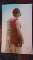 1930 Colorisée Fantaisie Art & Déco Belle Jeune Femme COULEUR FLASH  MAILLOT BAIN SWIMING POOL - Frauen