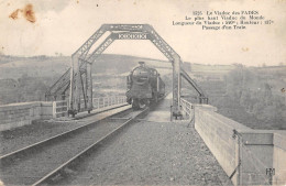 CPA 63 LE VIADUC DES FADES / PASSAGE D'UN TRAIN - Altri & Non Classificati