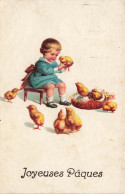 FÊTES ET VOEUX - Pâques - Un Enfant Jouant Avec Les Poussins - Colorisé - Carte Postale Ancienne - Pasen