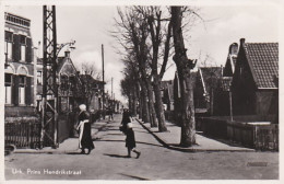 4842406Urk, Prins Hendrikstraat. (kleine Vouwen In De Hoeken) - Urk