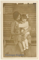 Mother With Sweet Daughter & Teddy Bear On Her Knees (Vintage RPPC ~1920s/1930s) - Jeux Et Jouets