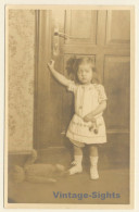 Sulky Little Girl At Door - Teddy Bear On Floor (Vintage RPPC 1920s/1930s) - Jeux Et Jouets