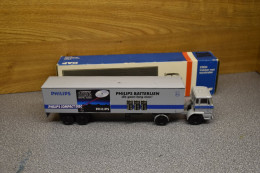 Lion Car Nr.36 DAF Oplegger Philips Eindhoven Scale 1:50 Philips Batterijen - Autocarri, Autobus E Costruzione