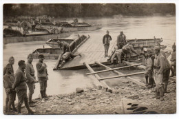 Manoeuvres. 10/09/1931. Pont F.C.M Sur Le Bras Mort Du Rhône En Face Du Village. Carte Photo - Roquemaure