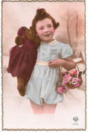 Girl With Dressed Teddy Bear, Fille Avec Ours En Peluche Habillé, Mädchen Mit Gekleidetem Teddybär - Jeux Et Jouets