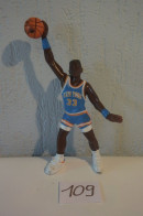 C109 Figurine Patrick Ewing 33 Basket 1987 NBA - Jeux Vidéo