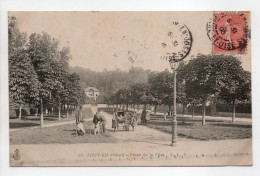 - CPA JOUY-EN-JOSAS (78) - Place De La Fête 1905 (avec Personnages) - Edition C. L. C. N° 13 - - Jouy En Josas