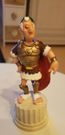 FIGURINE PLASTOY - CESAR - ASTERIX ET OBELIX SUR UN TOTAL DE 32 FIGURINES - Asterix & Obelix