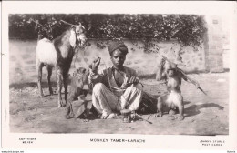 Pakistan - Karachi - Monkey And Goat Tamer Goat Monkey - Pakistán