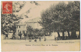 Cpa..84..ROBION..VAUCLUSE..PLACE DE LA FONTAINE - Robion