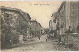 Cpa..84..ROBION..VAUCLUSE..LA GRAND RUE - Robion