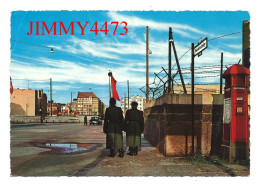 CPM - BERLIN - Checkpoint Charlie En 1962 - Made In Western Germany - Berlijnse Muur