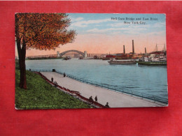 Hell Gate Bridge  & East River.    New York > New York City   Ref 6258 - Manhattan