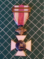 MEDAILLE CHEVALIER PREMIO A LA CONSTANCIA ORDRE De SAINT-HERMENEGILDE, REFRAPPE - España