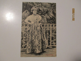 WEST INDIAN TYPE , WOMAN . SOLD BY HOTEL DE PAZ , DOMINICA - Repubblica Dominicana