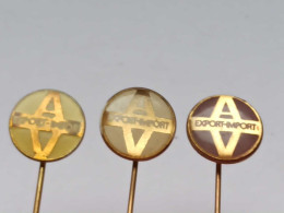 BADGE Z-98-7 - 3 PINS -  AGROVOJVODINA EXPORT IMPORT Serbia Tractors Tracteur Agricultural Machines - Sets