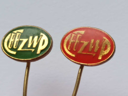 BADGE Z-98-8 - 2 PINS - CHZWP Czechoslovakia - Sets