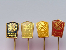 BADGE Z-98-8 - 4 PINS -  CKD HRADEC KRALOVE - Lotes