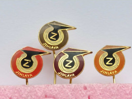 BADGE Z-98-8 - 4 PINS - JIHLAVA - Lots