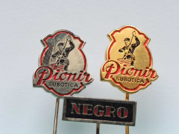 BADGE Z-98-10 - 3 PINS - PIONIR, SUBOTICA, SERBIA, Ramoneur, Chimney Sweep, Food Candies Industry - Lots