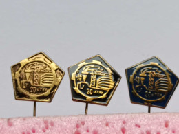 BADGE Z-98-11 - 3 PINS -  20 JUNI - CRANE, GRUE, PIN YUGOSLAVIA - Sets