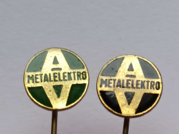 BADGE Z-98-12 - 2 PINS -METALELEKTRO Belgdade - ELECTRIC  - Lotes