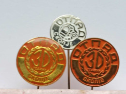 BADGE Z-98-12 - 3 PINS - Otpad Skopje, Macedonia, Déchets, Waste - Sets