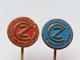 BADGE Z-98-14 - 2 PINS - SUMSKO INDUSTRIJSKI KOMBINAT KRUSEVAC, SERBIA, WOOD INDUSTRY - Lotti