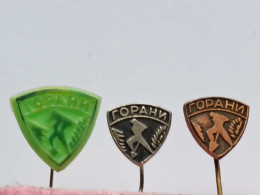 BADGE Z-98-14 - 3 PINS - GORANI , YUGOSLAVIA, Forest Keepers, Gardes Forestiers, Alpinistes Et Reboisement, Mountaineers - Sets