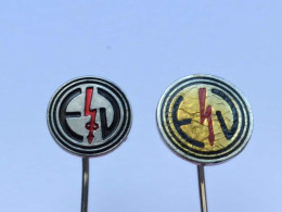 BADGE Z-98-15 - 2 PINS - ELEKTRO DISTRIBUCIJA Yugoslavia - ELECTRICAL DISTRIBUTION, DISTRIBUTION ÉLECTRIQUE - Sets