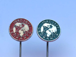 BADGE Z-98-19 - 2 PINS - GEOKARTA, YUGOSLAVIA, Institut Géodésique - Sets