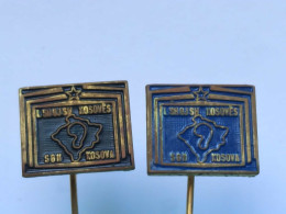 BADGE Z-98-21 - 2 PINS - ASSOCIATION OF THE DEAF , KOSOVO, ASSOCIATION DES SOURDS - Lotti