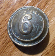 Ancien Bouton Militaire Du 6 ème Régiment D'Infanterie De Ligne - Boutons