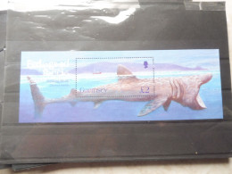 Guernesey Guernsey Bl Bloc Blok Sheet 57 Neuve ** Mnh Animaux Dieren Requins Shark - Guernesey