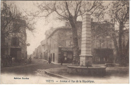 CPA13- TRETS- Avenue Et Rue De La République - Trets